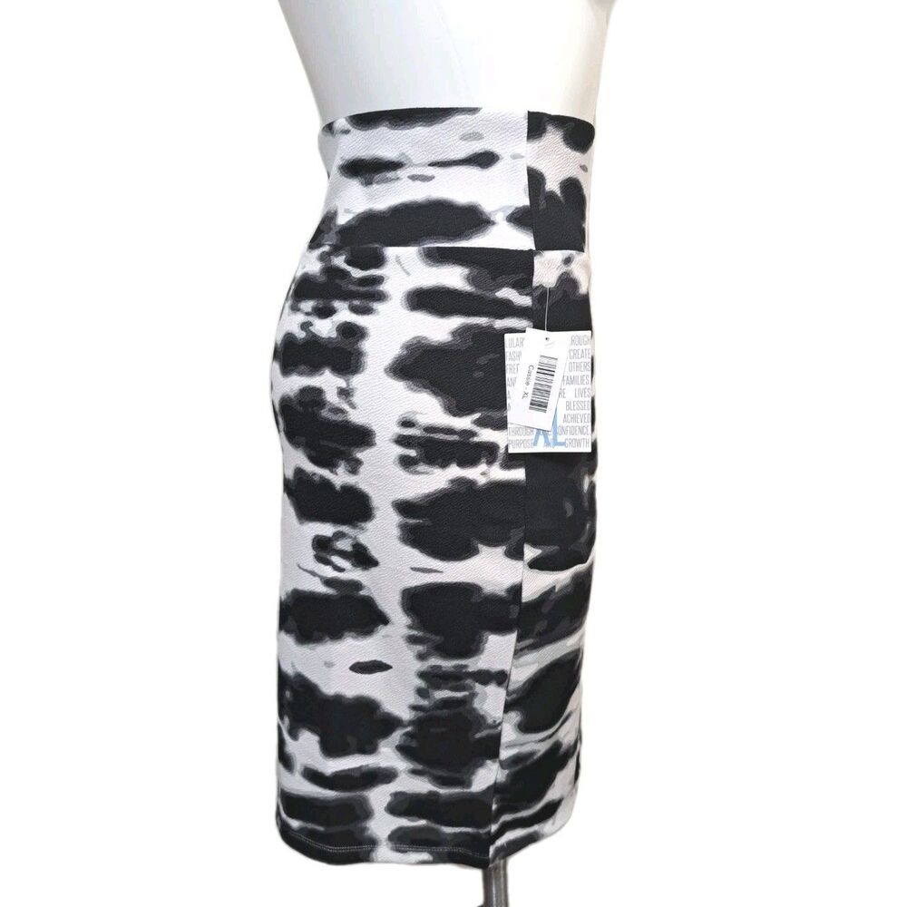 LuLaRoe Cassie Skirt Snow Leopard Black White Animal Print Ink Splot Women's XL